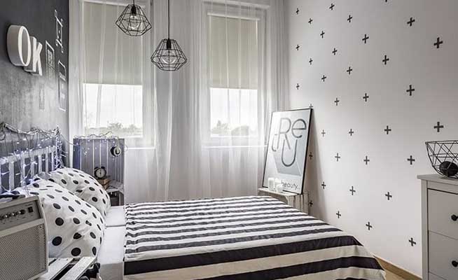 kamar dengan wallpaper