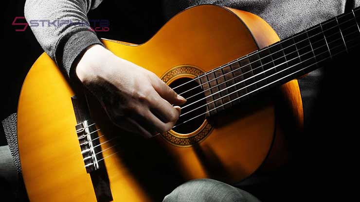 Perbedaan Desain Gitar Akustik dan Klasik